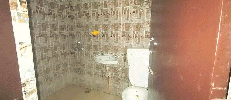 Bathroom, ansal-royal-heritage 2 Bedroom 859 Sq.Ft. Apartment In Sector 70 Faridabad 9610332