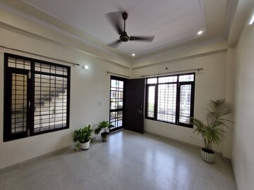 Room in  Pg at Vivekanandapuri – for Rent