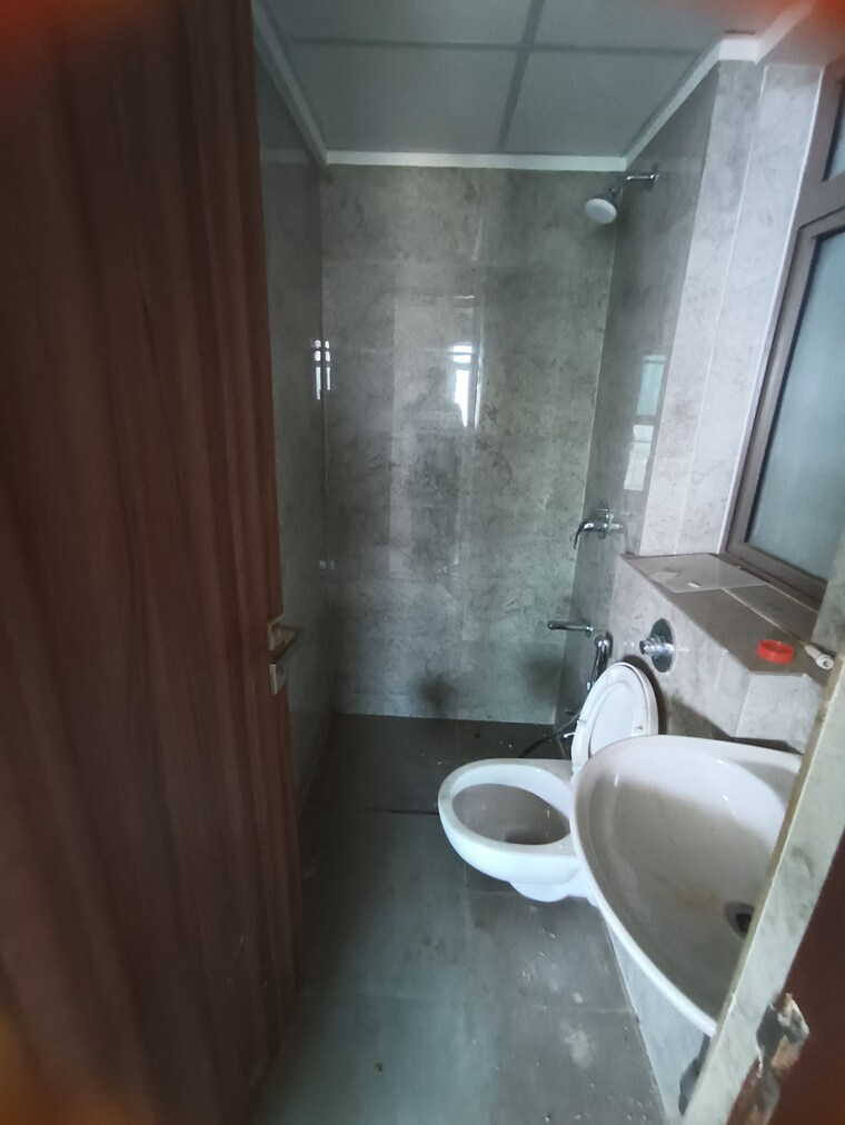 Bathroom, sheth-irene 1 Bedroom 700 Sq.Ft. Apartment In Malad West Mumbai 9610341