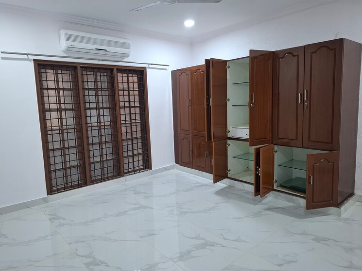 Room, banjara hills 3 Bedroom 3300 Sq.Ft. Apartment In Banjara Hills Hyderabad 9610383