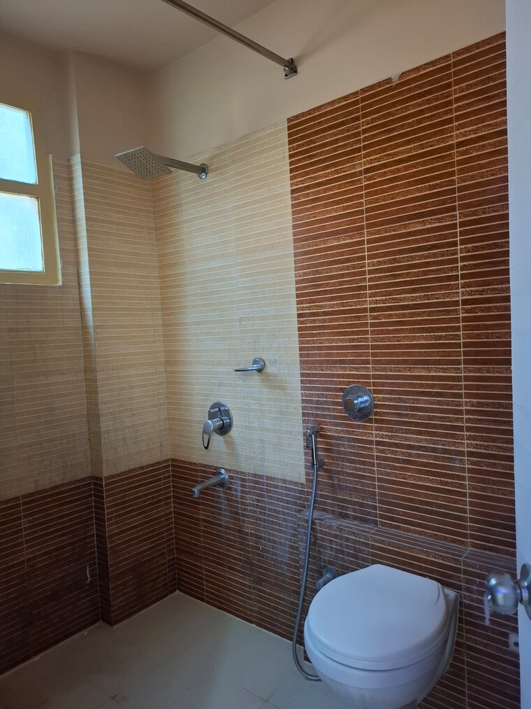 Bathroom, banjara hills 3 Bedroom 2500 Sq.Ft. Apartment In Banjara Hills Hyderabad 9610395