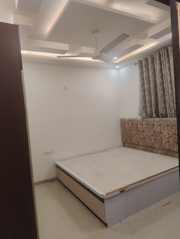 Furnished Amenities in 3 BHK Apartment at Rishita Manhattan, Gomti Nagar – for Rent