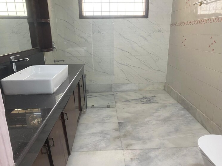 Attached Bathroom, greater kailash ii 5 Bedroom 6400 Sq.Ft. Apartment In Greater Kailash ii Delhi 9610399