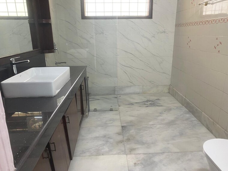 Attached Bathroom, greater kailash ii 5 Bedroom 6400 Sq.Ft. Apartment In Greater Kailash ii Delhi 9610399