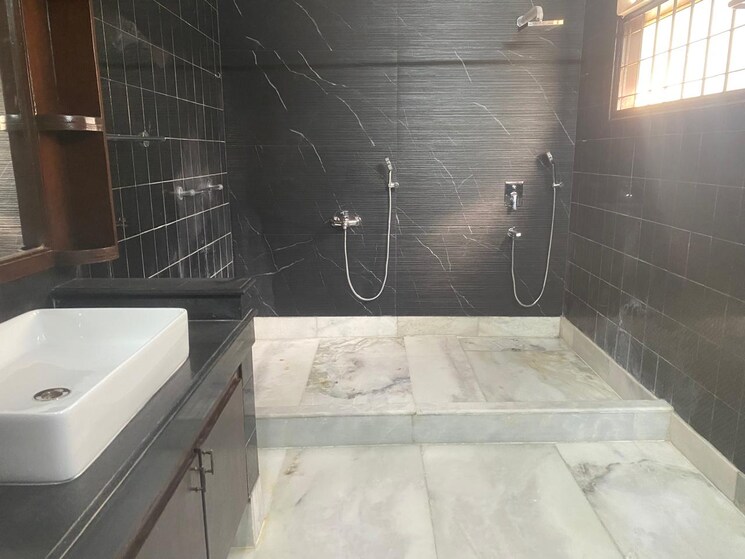 Bathroom, greater kailash ii 5 Bedroom 6400 Sq.Ft. Apartment In Greater Kailash ii Delhi 9610399