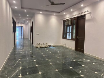 Living Room in 5 BHK Apartment at Greater Kailash ii – for Rent