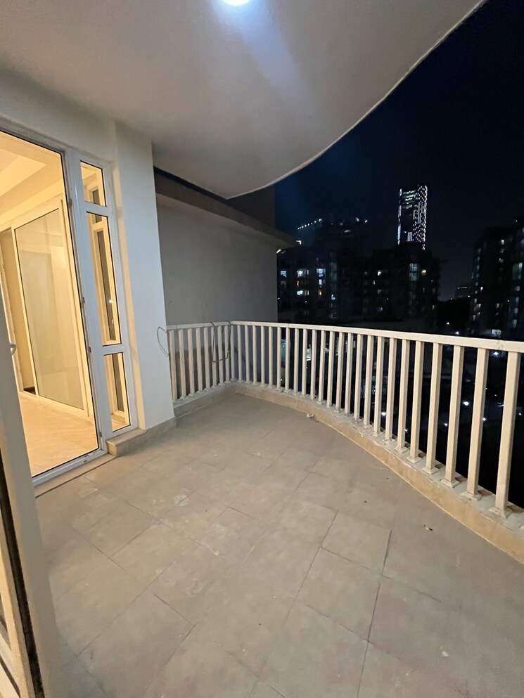 Balcony, emaar-palm-terraces-select 4 Bedroom 2410 Sq.Ft. Apartment In Sector 66 Gurgaon 9610407