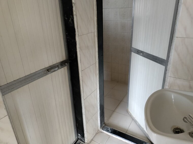 Bathroom, rutu-estate 2.5 Bedroom 880 Sq.Ft. Apartment In Brahmand Thane 9610427