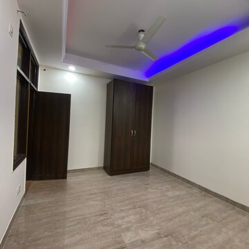 Room in 1 BHK Builder Floor at Chattarpur – for Rent