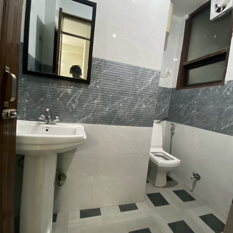 Bathroom, chattarpur 1 Bedroom 600 Sq.Ft. Builder Floor In Chattarpur Delhi 9610473