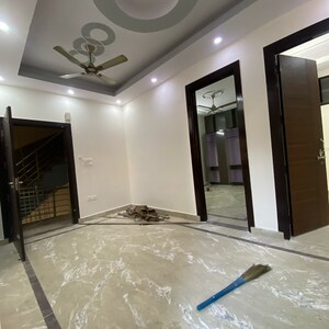 Room in 2 BHK Builder Floor at Chattarpur – for Rent