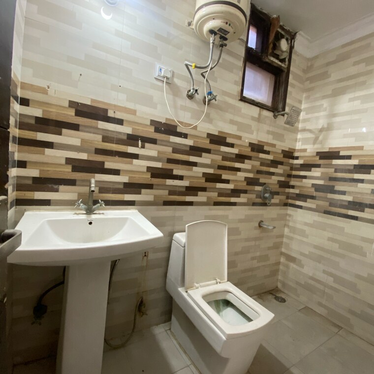 Attached Bathroom, chattarpur 2 Bedroom 900 Sq.Ft. Builder Floor In Chattarpur Delhi 9610481