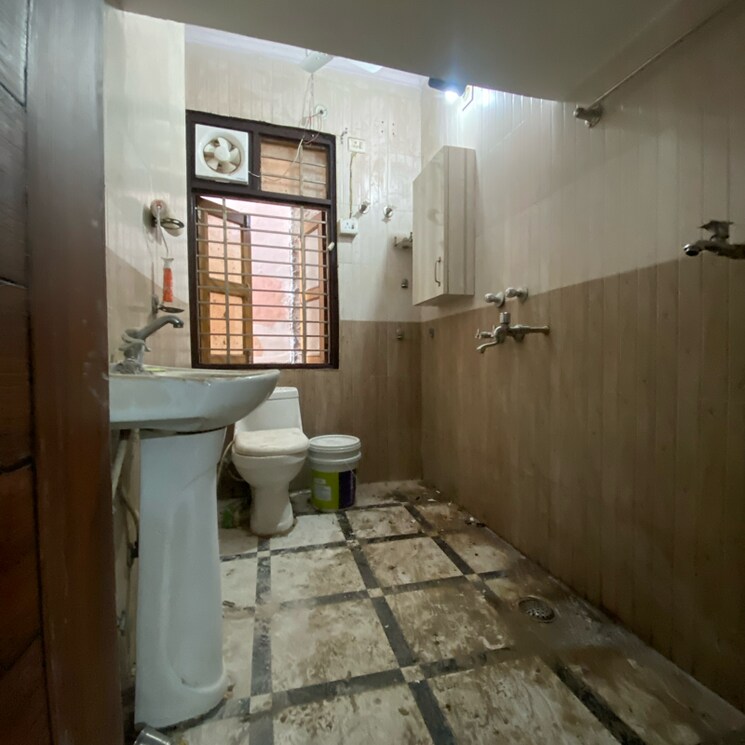 Attached Bathroom, chattarpur 2 Bedroom 900 Sq.Ft. Builder Floor In Chattarpur Delhi 9610481