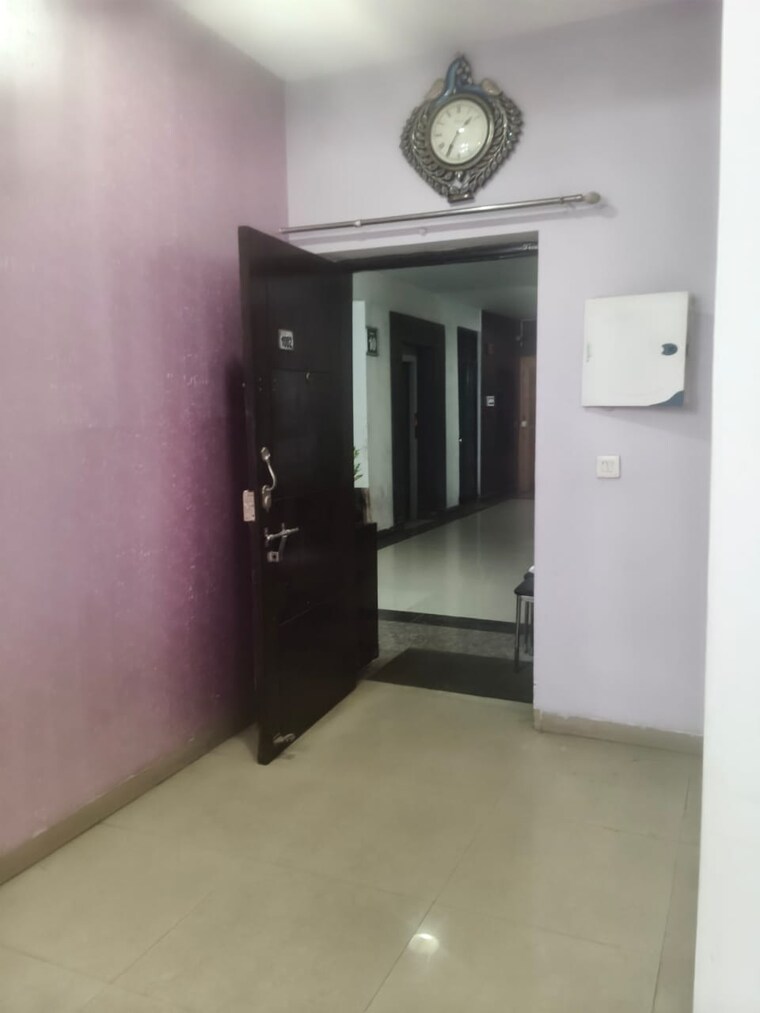 Room, gomti nagar 3 Bedroom 1860 Sq.Ft. Apartment In Gomti Nagar Lucknow 9610526