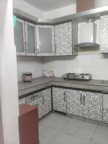 Kitchen in 3 BHK Apartment at Gomti Nagar – for Rent