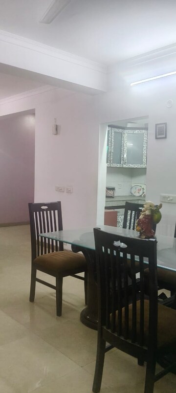Living Room in 3 BHK Apartment at Gomti Nagar – for Rent
