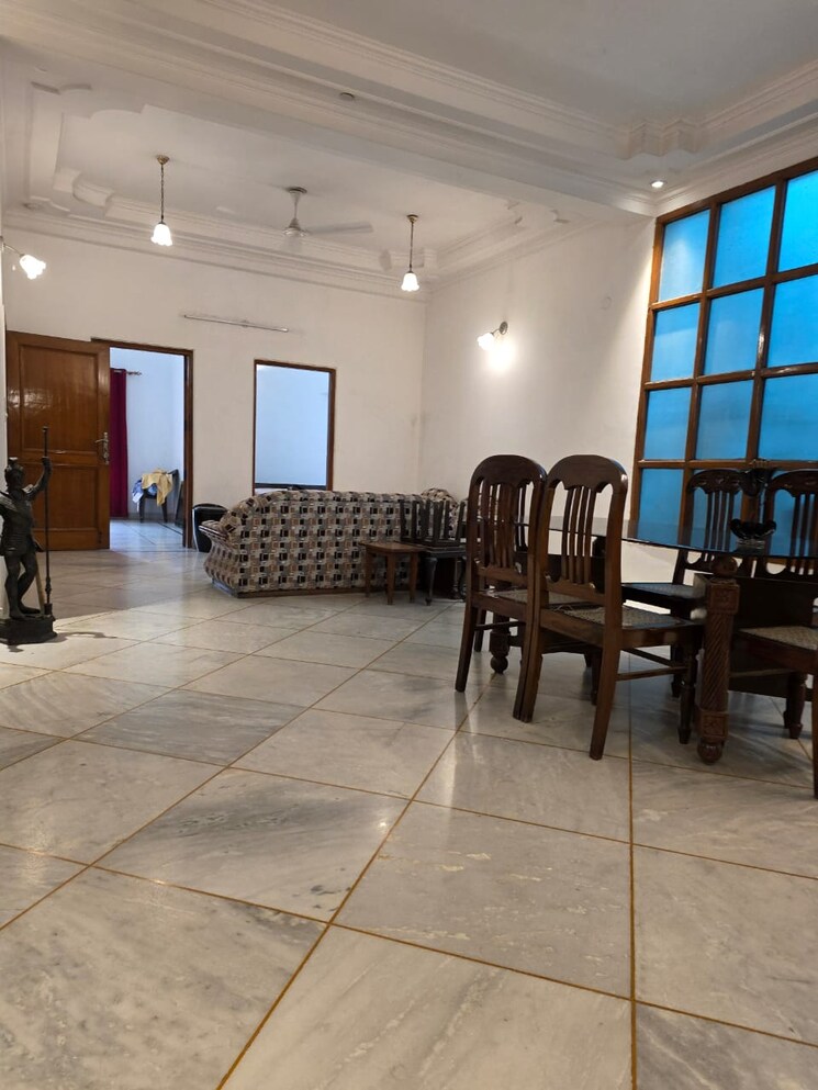 Gym, indraprastha-villa 3 Bedroom 90 Sq.Mt. Independent House In Sector 61 Noida 9610530