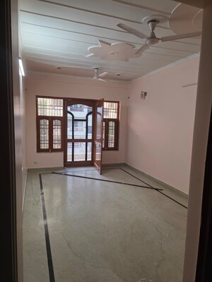 Room in 3.5 BHK Builder Floor at Smart World Gems, Sector 89 – for Rent