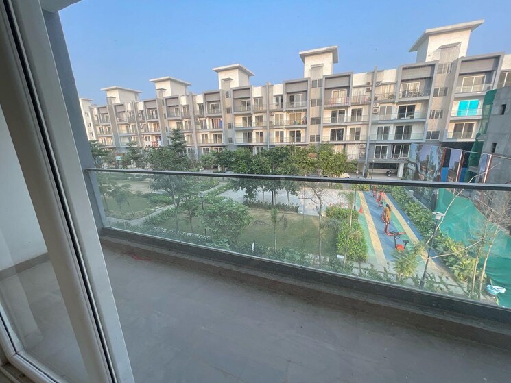 Swimming Pool, smart-world-gems 3.5 Bedroom 180 Sq.Yd. Builder Floor In Sector 89 Gurgaon 9610508
