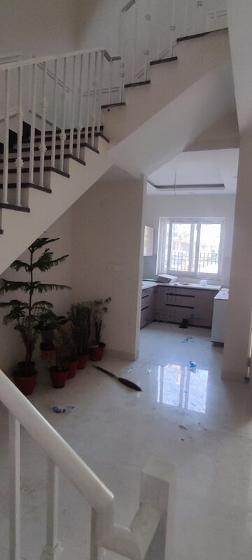 Room in 3 BHK Independent House at Sahastradhara Road – for Sale