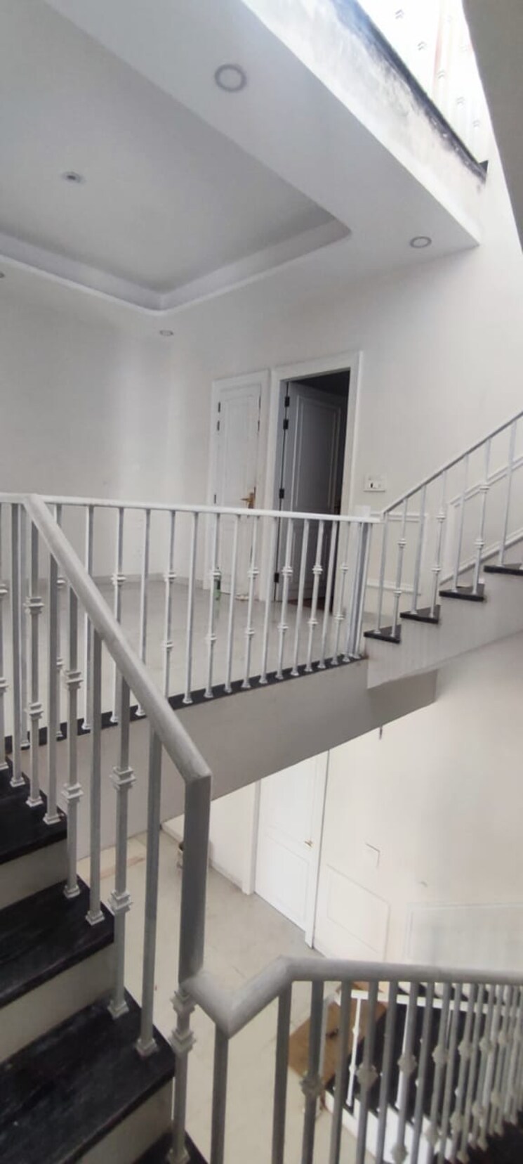 Balcony, sahastradhara road 3 Bedroom 120 Sq.Yd. Independent House In Sahastradhara Road Dehradun 9610580