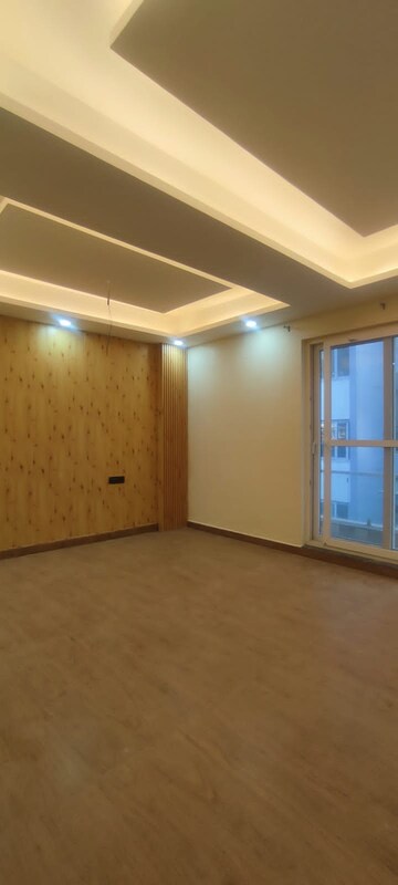 Room in 5 BHK Independent House at Sahastradhara Road – for Sale