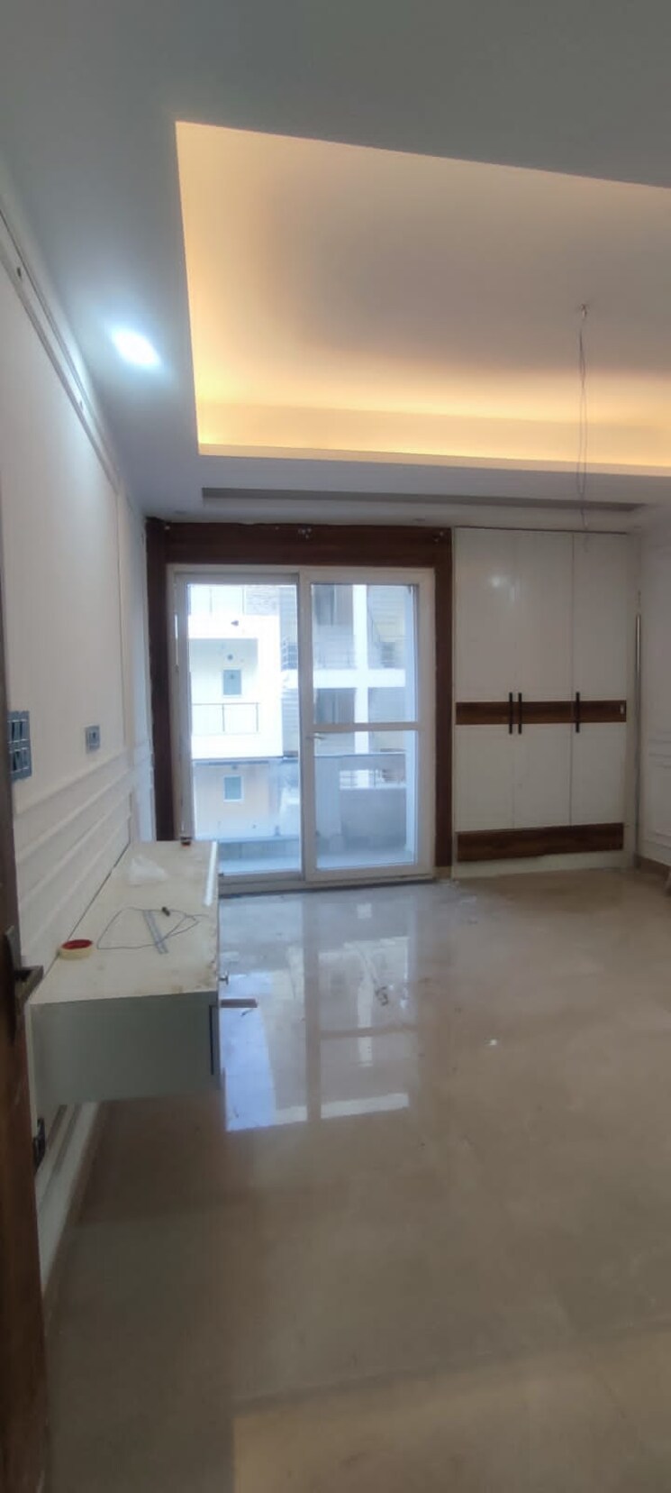 Room, sahastradhara road 5 Bedroom 1250 Sq.Yd. Independent House In Sahastradhara Road Dehradun 9610591