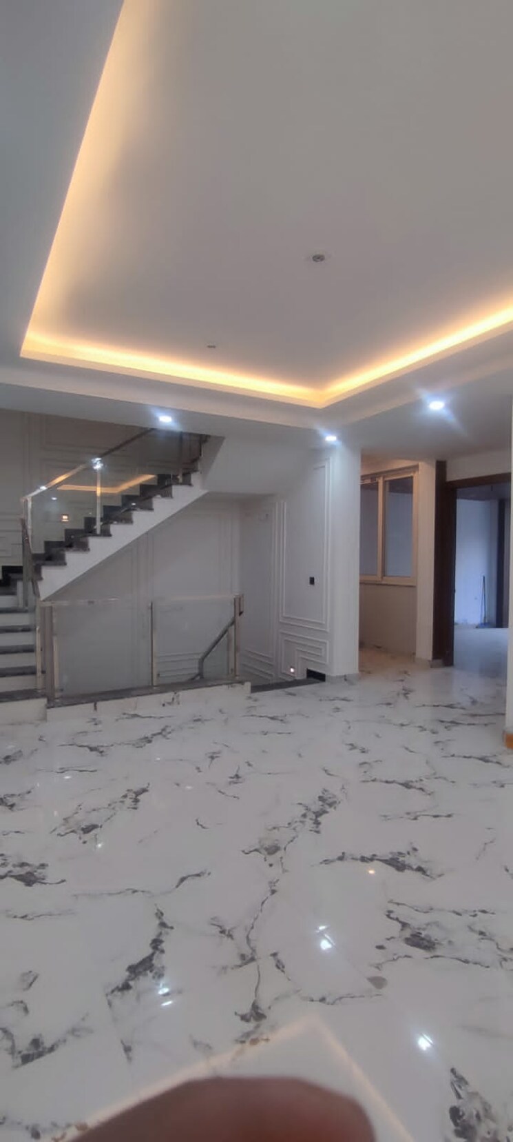 undefined, sahastradhara road 5 Bedroom 1250 Sq.Yd. Independent House In Sahastradhara Road Dehradun 9610591