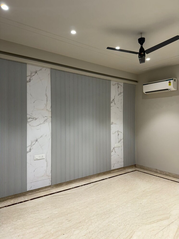 Room, rwa-apartments-sector-12 4 Bedroom 200 Sq.Mt. Builder Floor In Sector 12 Noida 9610593