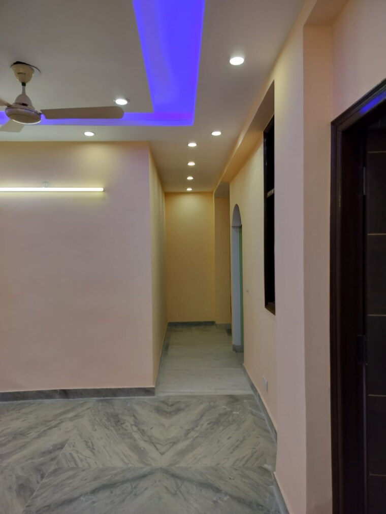 Room, khanpur 4 Bedroom 200 Sq.Yd. Builder Floor In Khanpur Delhi 9610613