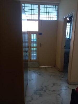 Room in 2 BHK Builder Floor at Palam Vihar – for Rent