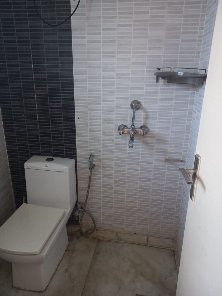 Bathroom, palam vihar 2 Bedroom 800 Sq.Ft. Builder Floor In Palam Vihar Gurgaon 9610614