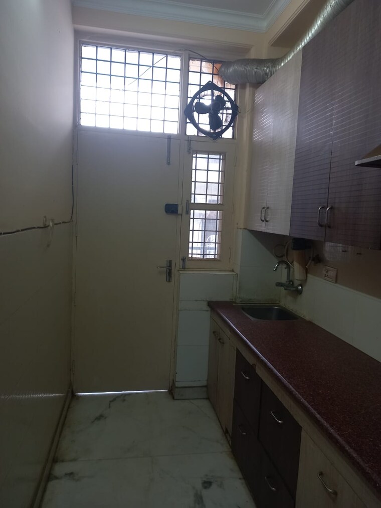 Kitchen, palam vihar 2 Bedroom 800 Sq.Ft. Builder Floor In Palam Vihar Gurgaon 9610614