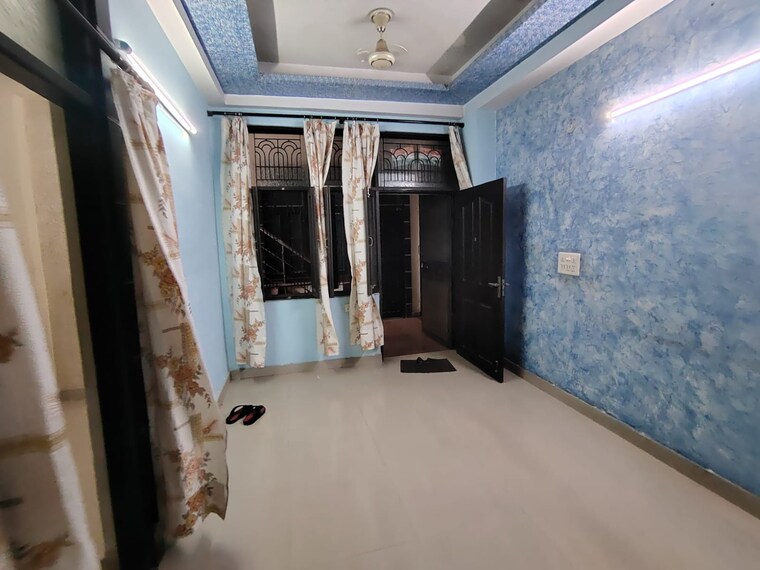 Room, rwa-apartments-sector-12 4 Bedroom 200 Sq.Mt. Builder Floor In Sector 12 Noida 9610609