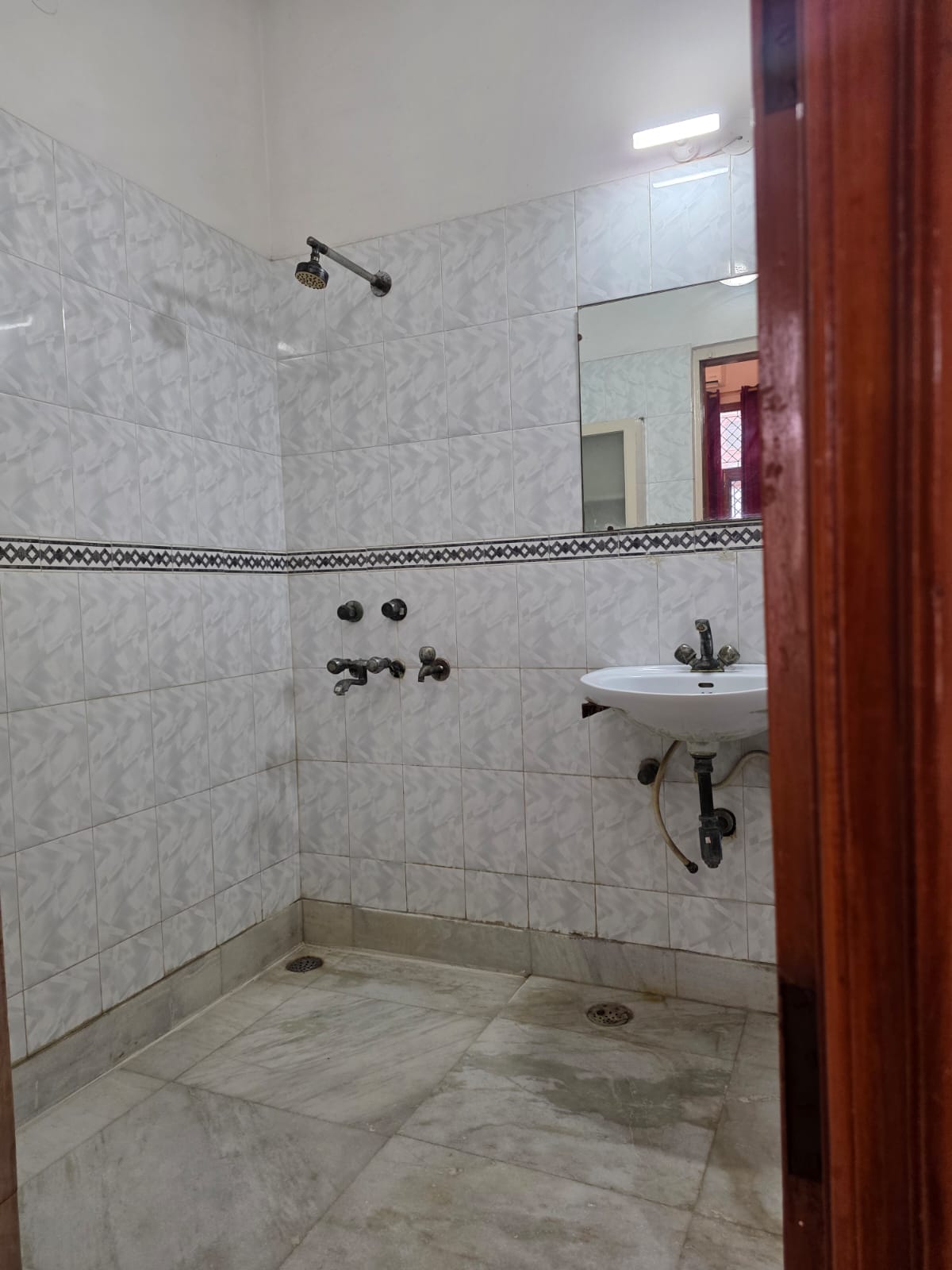 2 BHK + Extra Room Builder Floor For Rent in Dhavalgiri Apartment Sector 11