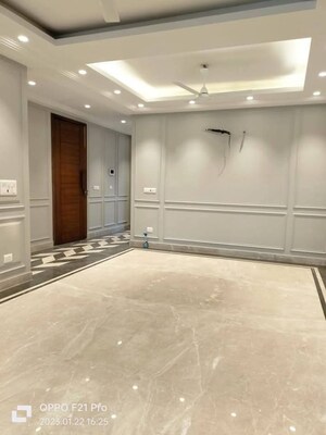 Room in 1 BHK Builder Floor at Sector 23 – for Rent