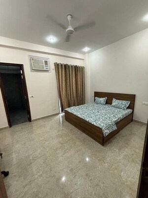 Living Room in 1 BHK Builder Floor at Sector 23 – for Rent