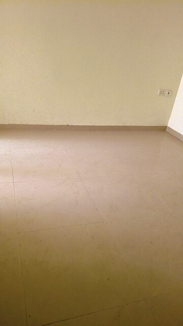 Room in 2 BHK Apartment at Windsor Paradise 2, Raj Nagar Extension – for Sale