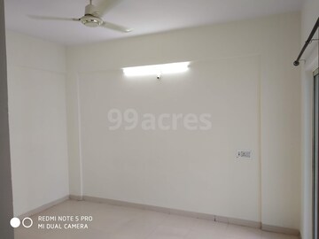 Room in 2 BHK Apartment at Kumar Primavera, Wadgaon Sheri – for Rent