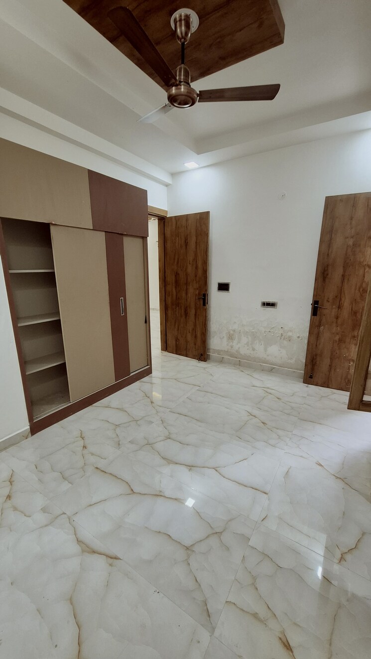 Room, vihaan-floors 2 Bedroom 1050 Sq.Ft. Builder Floor In Roza Jalalpur Greater Noida 9610742