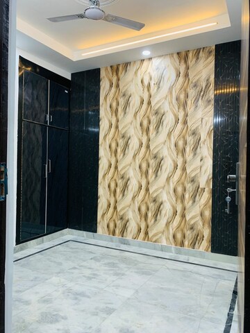 Bedroom in 4 BHK Builder Floor at Green Fields Colony – for Rent