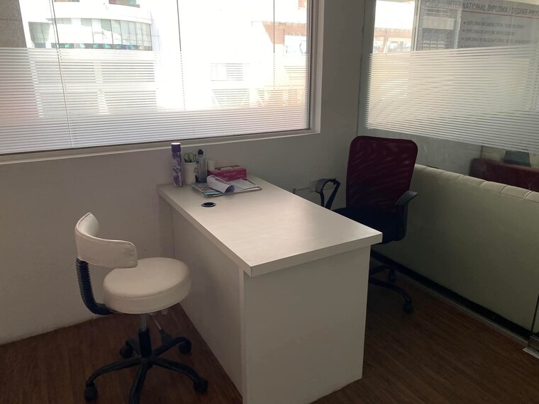 Team Area, real-tech-park Commercial Office Space 700 Sq.Ft. In Vashi Sector 30a Navi Mumbai 9610753