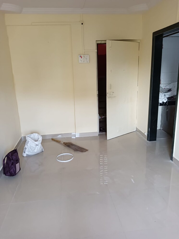 Room, kalwar 1 Bedroom 575 Sq.Ft. Apartment In Kalwar Thane 9610801