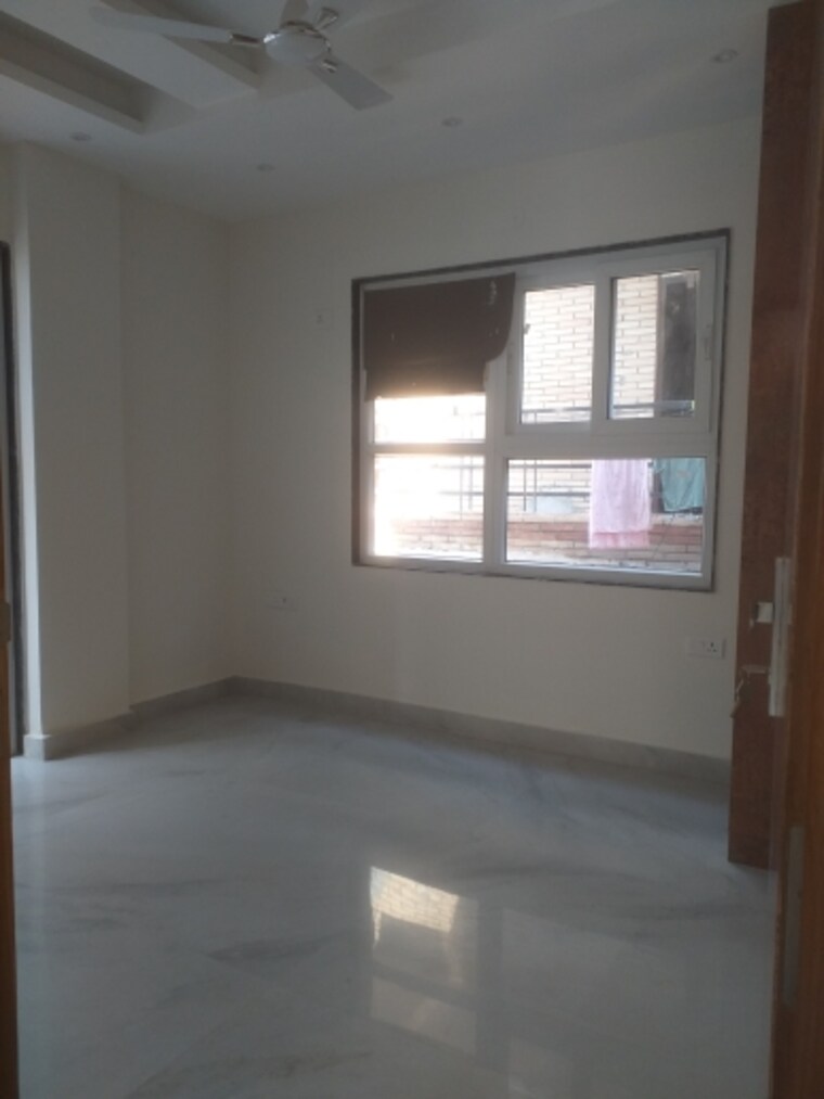 Room, old rajinder nagar 2 Bedroom 1080 Sq.Ft. Builder Floor In Old Rajinder Nagar Delhi 9610854
