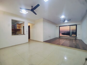 2 BHK Apartment For Rent in Malad West