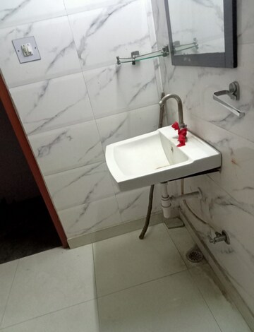 Attached Bathroom in 2 BHK Independent House at Aliganj – for Rent