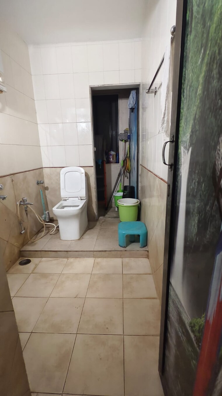 Bathroom, squarefeet-green-square 1.5 Bedroom 450 Sq.Ft. Apartment In Parkwoods Thane 9610901