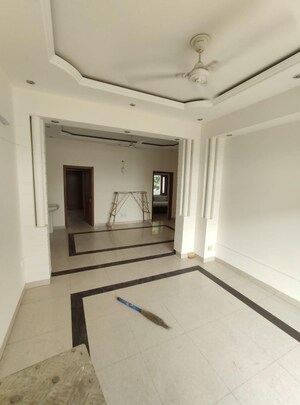 Building Lobby in 3 BHK Builder Floor at Sector 9 Panchkula – for Rent