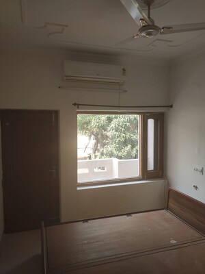 Room in 3 BHK Builder Floor at Sector 9 Panchkula – for Rent