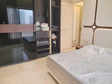 Room in 3 BHK Apartment at Indiabulls Sky Forest, Lower Parel – for Sale